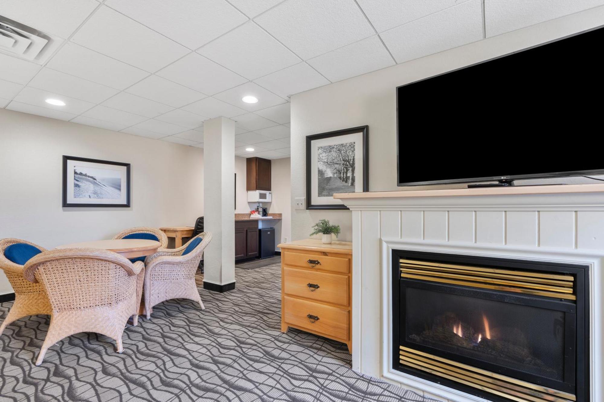 Cherry Tree Inn & Suites Traverse City Luaran gambar