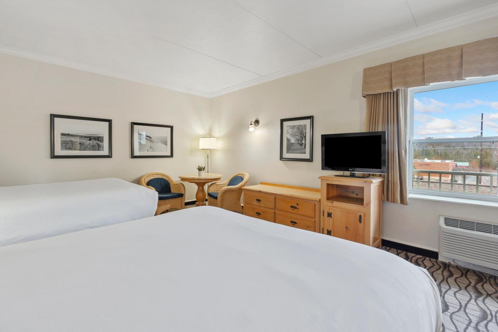 Cherry Tree Inn & Suites Traverse City Luaran gambar
